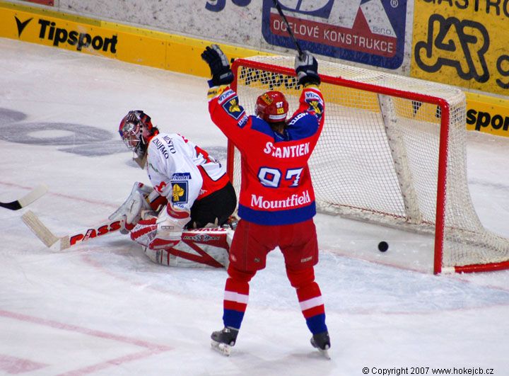 » další foto: Jiří Šimánek cloní ve výhledu Jiřímu Trvajovi